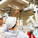 Découpe robotisée au jet d'eau pour l'industrie automobile